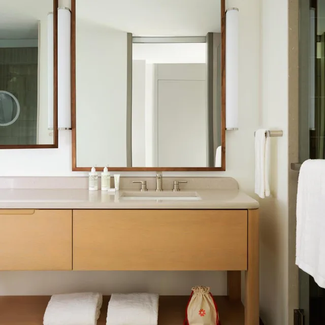 جناح بشرفة، The Atlas Hotel 4/7