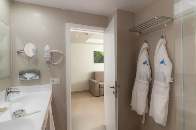 جناح جونيور بسرير كوين، Marina Elite Resort 4/4