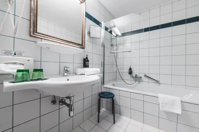 Suite, King Bed, City View, Sofa, Cella Central Historic Boutique Hotel 9/10