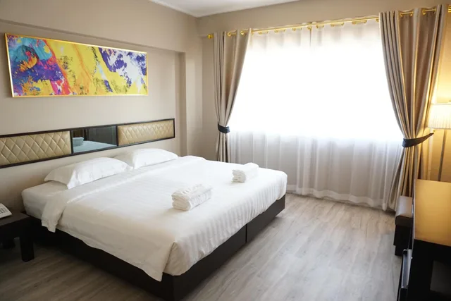 جناح جونيور، Taris Art Hotel Phrae 5/10