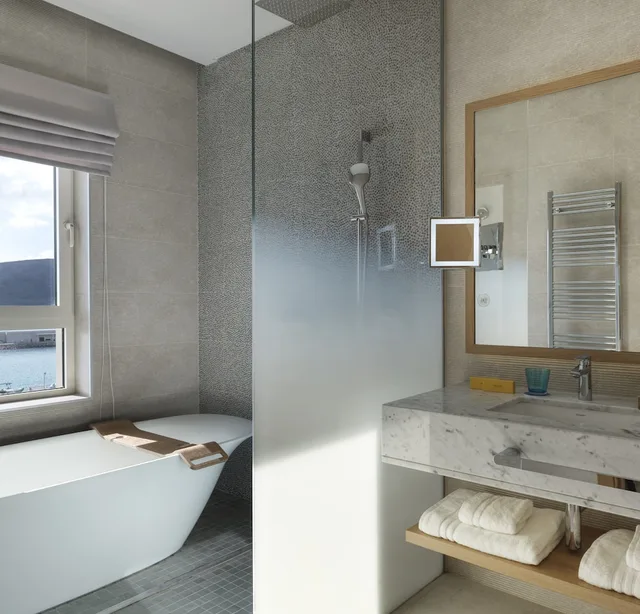 غرفة غراند ديلوكس بسرير كينج بإطلالة على البحر، The Chedi Lustica Bay Hotel 9/10