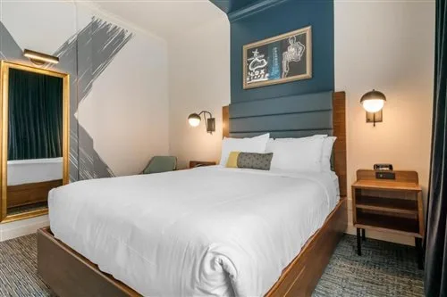غرفة كلاسيكية بسرير مزدوج بإطلالة على المدينة، Hotel Belmont Vancouver - MGallery Collection 1/1