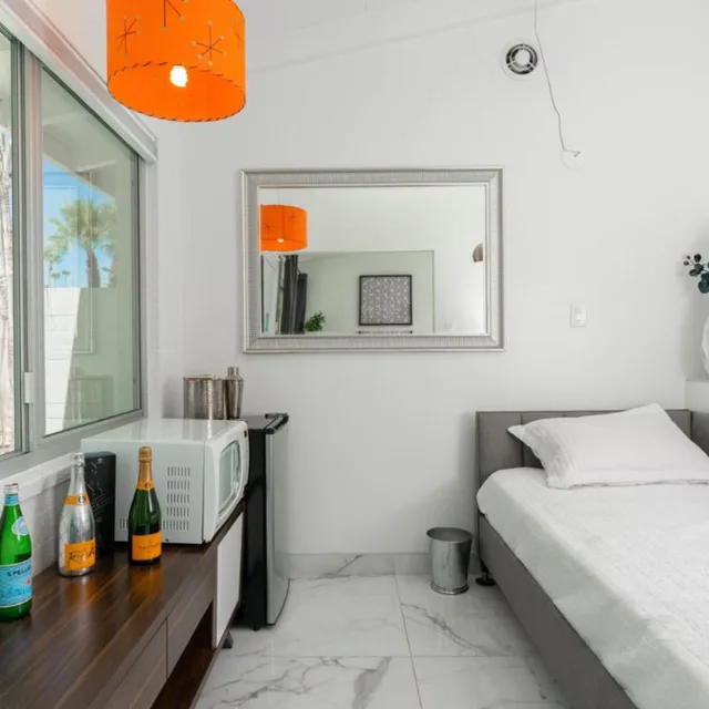 جناح جونيور بسرير كينج، BelleVue Oasis-Palm Springs - Adults Only 1/2