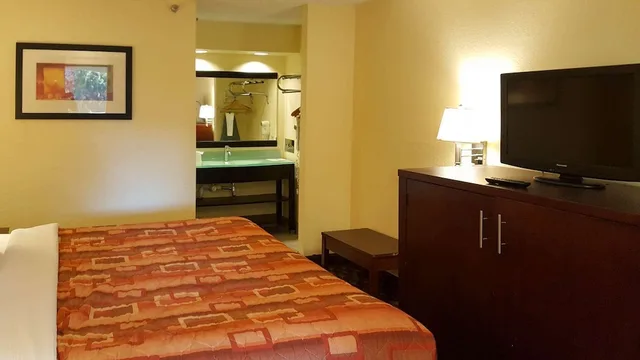 غرفة قياسية بسرير كينج، Motel6 Little Rock, AR - Airport 10/10