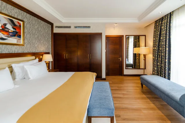 Wellborn King Suite, Wellborn Luxury Hotel 3/9