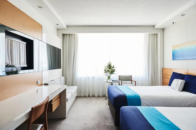 Executive, Twin Beds, Marina View, The Ville Resort - Casino 4/8