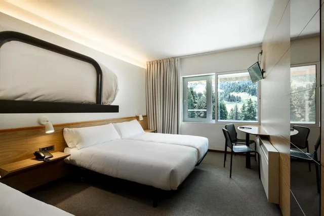 غرفة عائلية بشرفة، Sercotel Alp Hotel Masella 2/3
