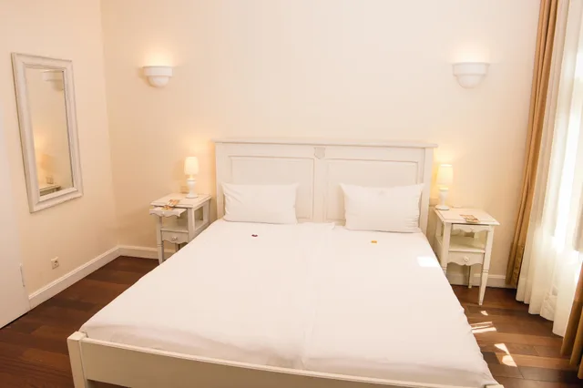 غرفة كلاسيكية بسرير كوين، Hotel Villa Marstall 3/5