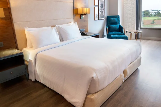 جناح جونيور بسرير كينج، The Elite Narasapura, a member of Radisson Individuals 2/5