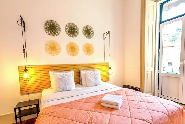 غرفة كومفورت بسرير مزدوج بإطلالة على الفناء بشرفة بحمام مشترك، Ambiente Hostel 1/9