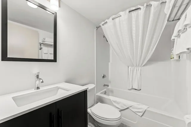 غرفة ديلوكس بسريرين كوين، Travelodge Suites by Wyndham Regina / Eastgate Bay 6/8
