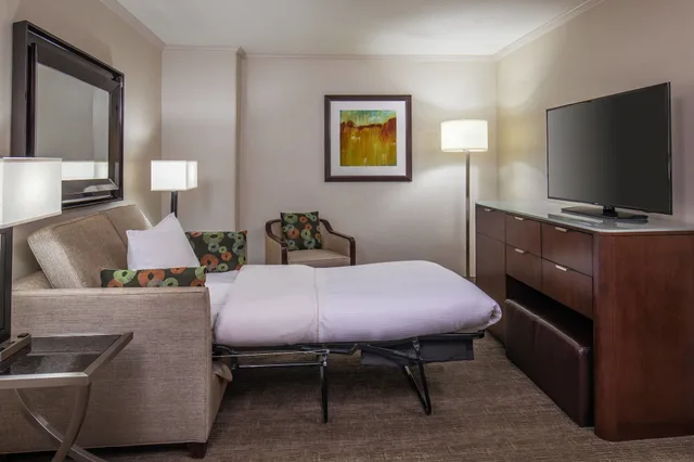 غرفة تقليدية بسرير كينج، The Westin Waltham Boston 3/6