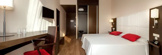 غرفة بشرفة مفردة بسرير مزدوج، RH Don Carlos and Spa 2/3