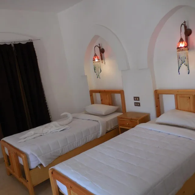 غرفة بسرير مزدوج أو سريرين منفصلين، Hotel Sheherazade 1/5