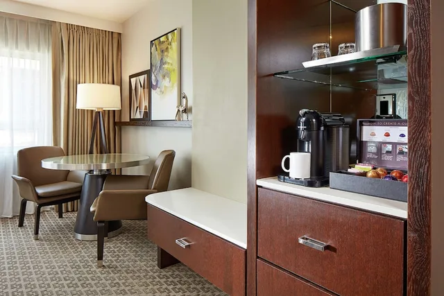 Deluxe, 2 Queen Beds, Accessible, The Statler Dallas Curio Collection By Hilton 8/8