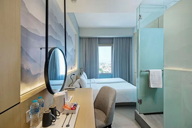 Smart, Economy, Twin Beds، Harris Hotel & Convention Gubeng 4/6