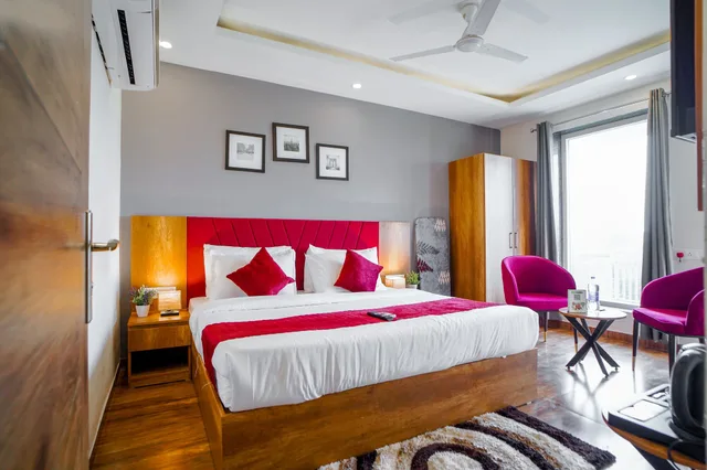 غرفة سوبيريور بسرير مزدوج بشرفة، Saltstayz Hotel Huda City Center 4/7