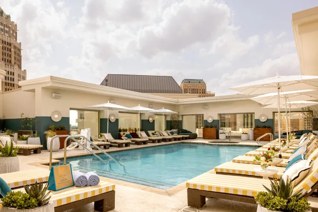 غرفة ركنية بإطلالة على النهر، The Hotel Contessa 1/1