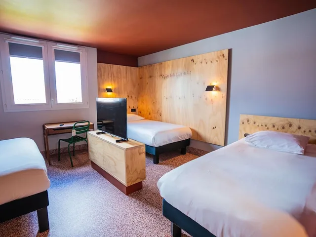 غرفة عائلية بسريرين مزدوجين، greet hotel Montpellier Aéroport Parc des Expos 1/10