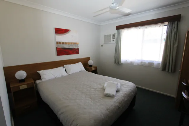 Standard, Queen Bed, Toreador Motel 1/7