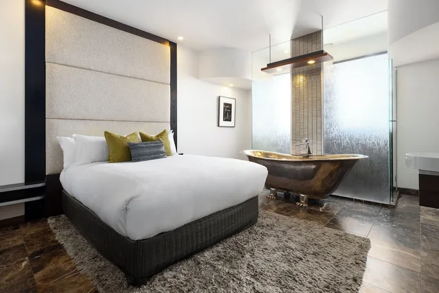 غرفة بسرير كوين، Mineral Springs Hotel 1/1