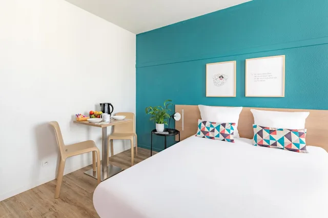 studio superior with private terrace، Appart City Classic Paris La Villette 10/10
