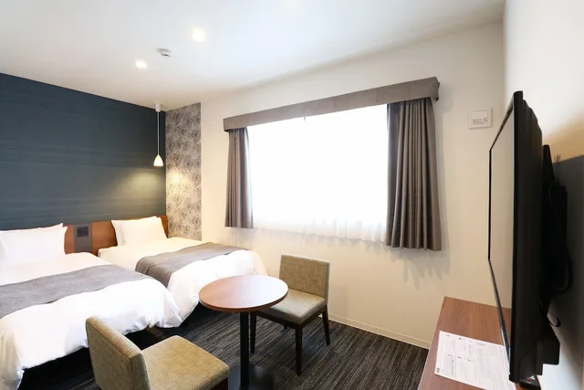 Twin Room, M's Hotel Nijojo Oike 1/7