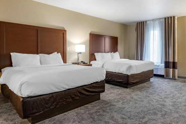 جناح بسريرين كوين، Comfort Inn Bentonville - Crystal Bridges 4/7