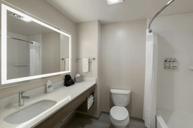 جناح بسريرين كوين، Holiday Inn Express Hotel And Suites Paso Robles 6/8