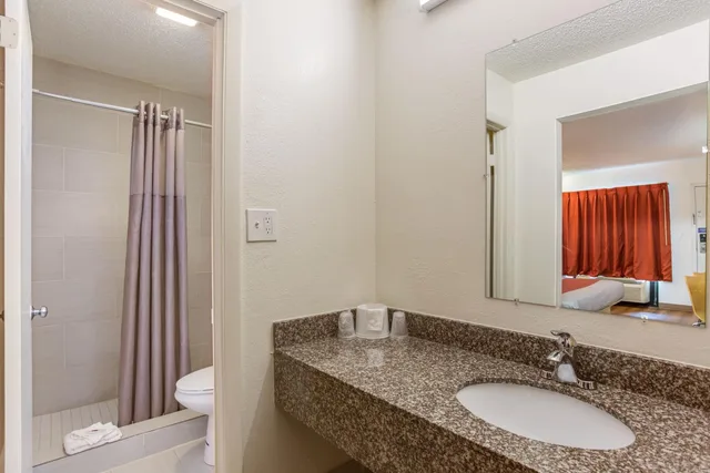 2 Queen Beds - Non-Smoking, Micfridge، Motel6 Macclenny, FL 6/8