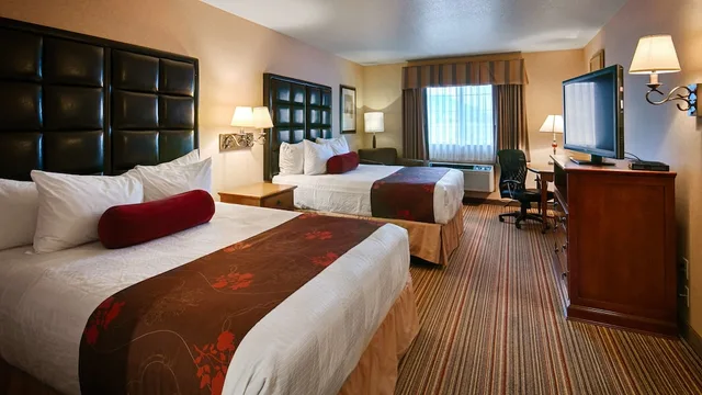 غرفة قياسية بسريرين كوين، Best Western Plus Rama Inn & Suites 1/2
