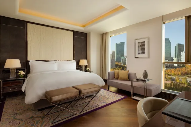 غرفة كلوب بسرير كينج بإطلالة على المدينة، THE RITZ-CARLTON ASTANA 1/7