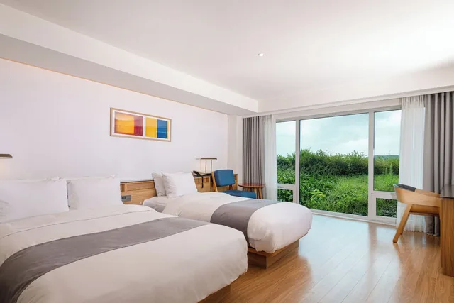 Deluxe, Twin Beds, 1 Queen and 1 Single Bed, Mountain View, No Balcony، Lahan Select Gyeongju 1/3