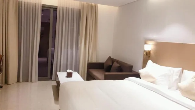 استوديو ديلوكس بسرير كينج بشرفة، HE Hotel Apartments 2/4