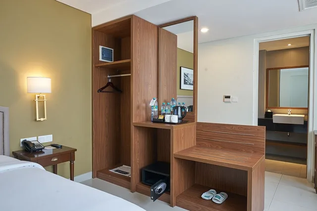 غرفة ديلوكس بسرير كوين، Kokoon Hotel Surabaya 2/4