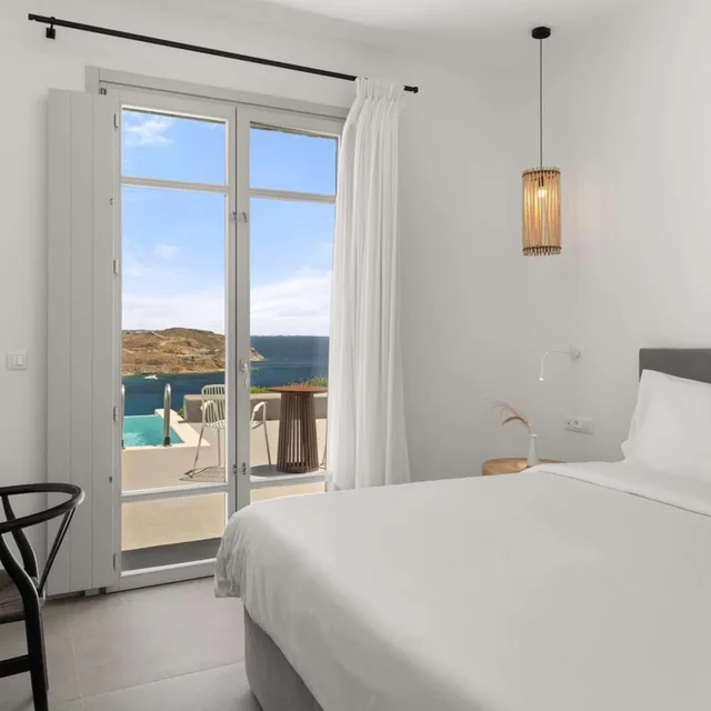 جناح جونيور ثلاثي بإطلالة على البحر بمسبح خاص، Radisson Blu Euphoria Resort 1/6