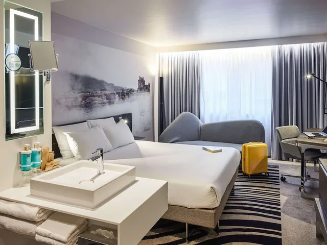 غرفة قياسية بسرير مزدوج مع أريكة، NOVOTEL EDINBURGH CENTRE 7/10