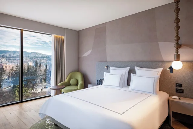 Swiss, Superior, Queen Bed، Swissotel Tbilisi 1/10
