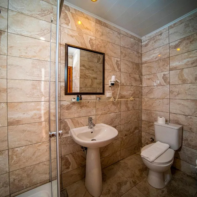 غرفة قياسية بسرير مزدوج بإطلالة على البحر، Nagi Beach Hotel 6/10