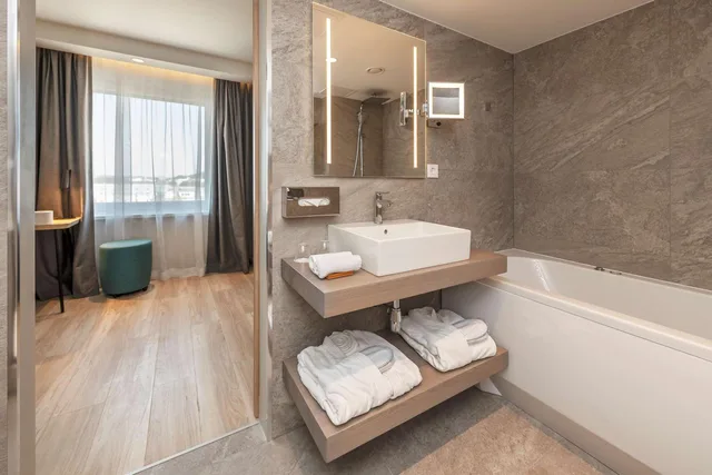 جناح مع أريكة، Radisson Hotel Kaunas 4/5