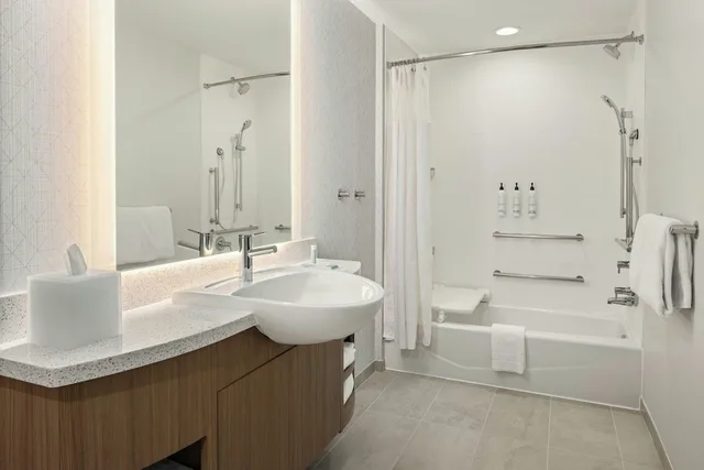 جناح بسرير كينج مع سرير سحّاب إضافي، SpringHill Suites by Marriott Bettendorf 5/9