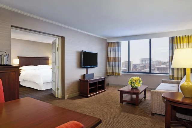 Suite, King Bed, Sofa, Corner, Sheraton Philadelphia University City 3/5