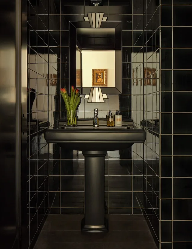 Art Deco, Suite, King Bed, Sea Containers London 5/5