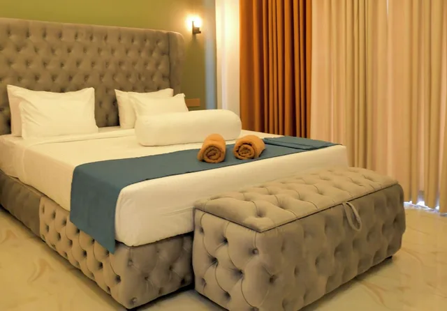 غرفة بريميير بسرير كينج، Nine Arch Holiday Resort 1/10