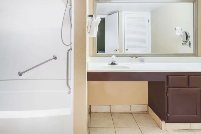 Suite, Queen Bed, Accessible, Hawthorn Suites By Wyndham Columbus North 3/3