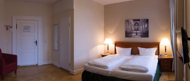 غرفة كومفورت بسرير كوين، Klosterhotel Woltingerode 3/6
