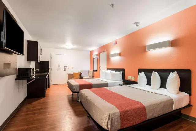 غرفة رباعية لذوي الإعاقة، Motel6 Wilkes Barre, PA - Arena 1/8