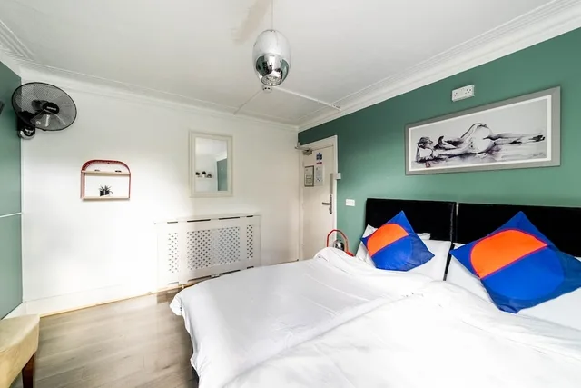 Basic, Queen Bed, Book a Bed Hostels (ex. Venture Hostel) 10/10