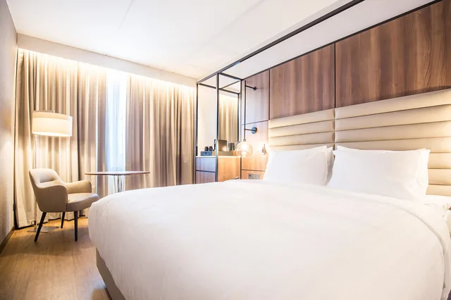 غرفة عائلية بسرير كينج، AC Hotel by Marriott Stockholm Ulriksdal 2/10