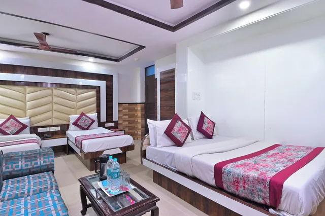 غرفة عائلية، Hotel Glow Inn 1/5
